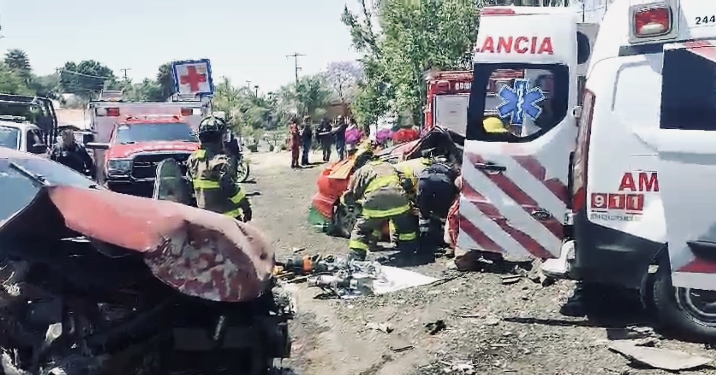 En Atlixco menor de edad provoca mega accidente sobre la carretera a Puebla